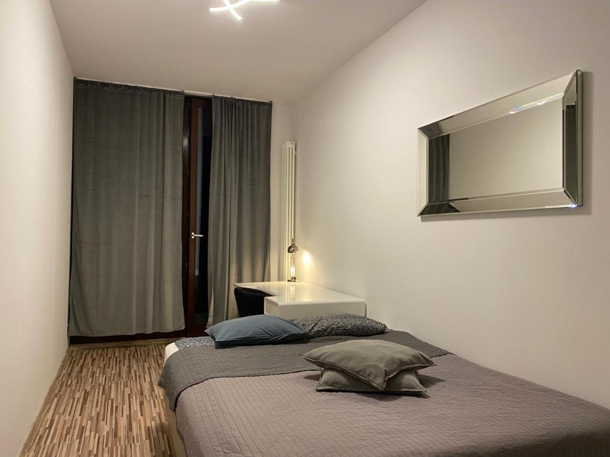 Two Rooms Apartment Triton Park 바르샤바 외부 사진